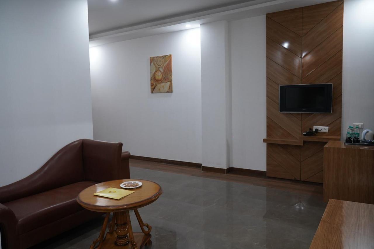 The Lohmod Hotel - Near Delhi Airport New Delhi Luaran gambar