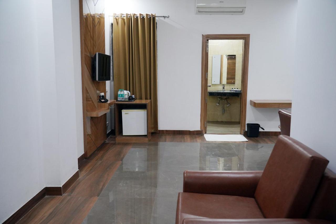The Lohmod Hotel - Near Delhi Airport New Delhi Luaran gambar