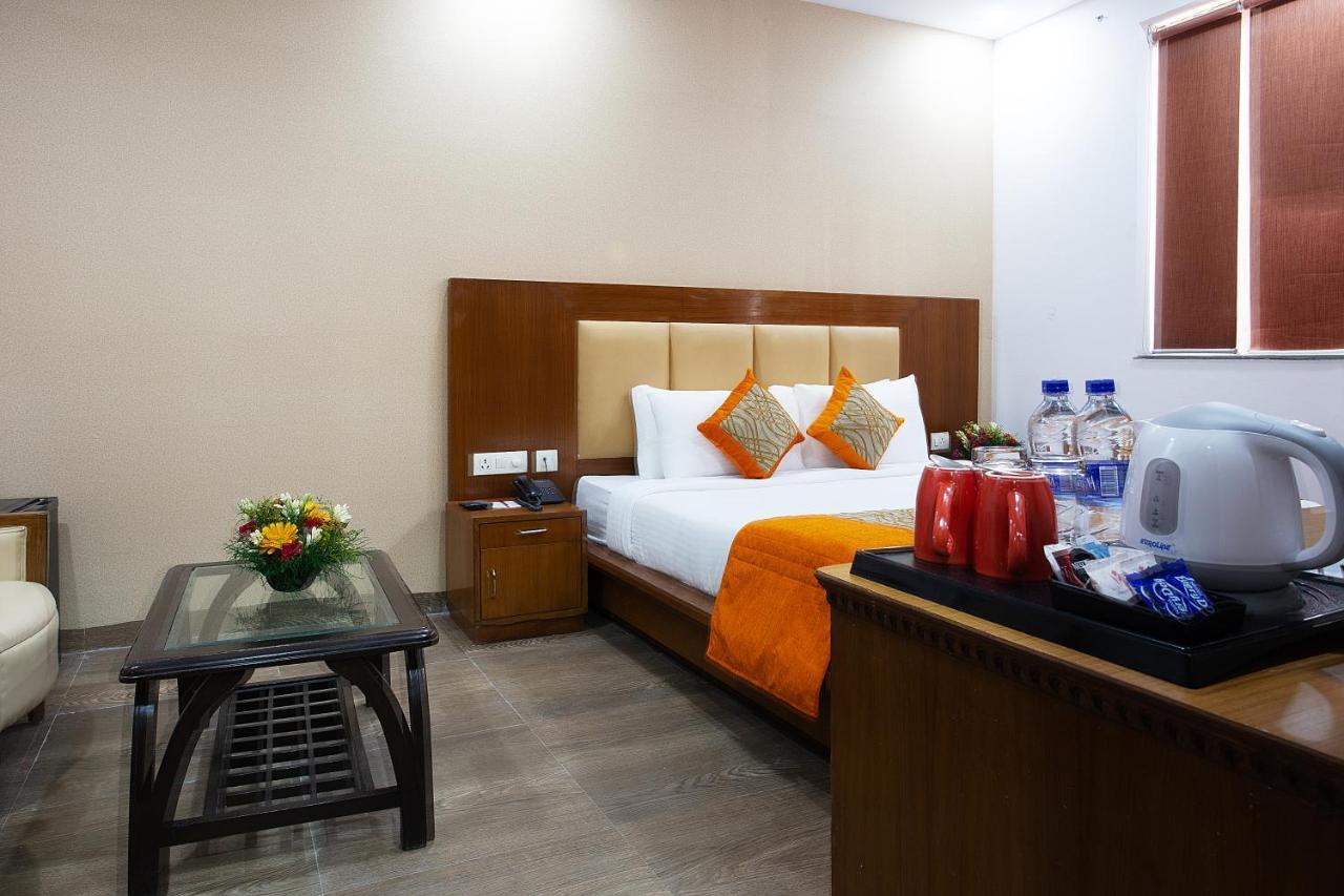The Lohmod Hotel - Near Delhi Airport New Delhi Luaran gambar
