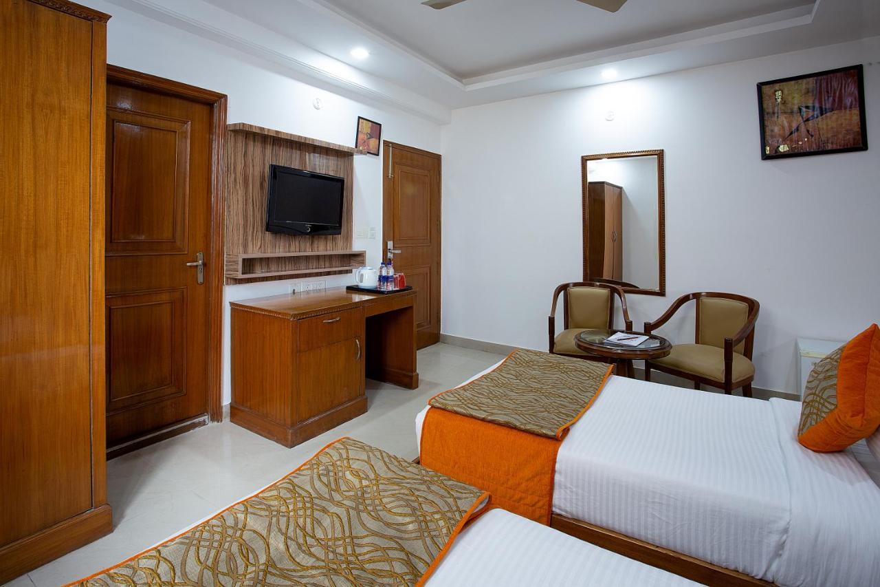 The Lohmod Hotel - Near Delhi Airport New Delhi Luaran gambar