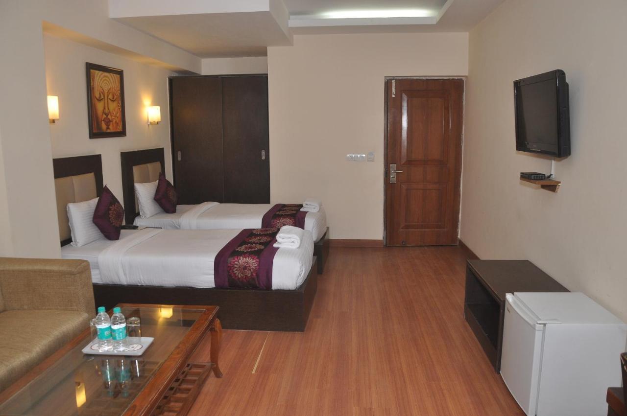 The Lohmod Hotel - Near Delhi Airport New Delhi Luaran gambar